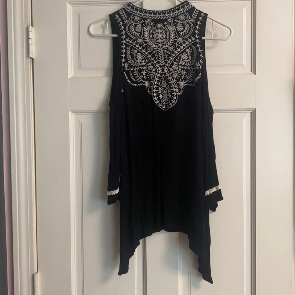 Black and white top